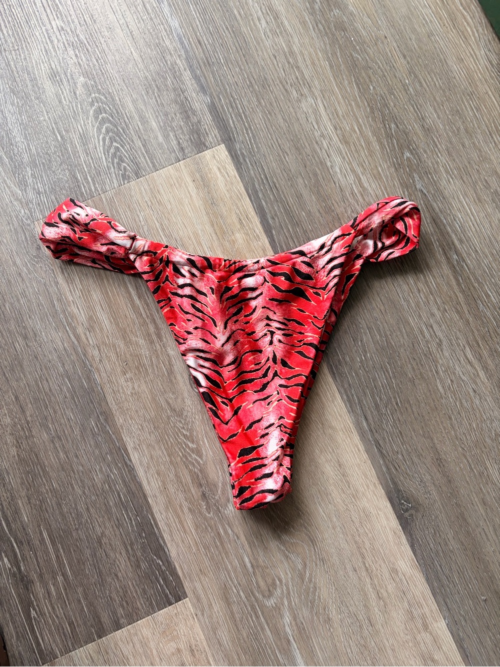 NWOT EZE INFERNA BIKINI BOTTOMS